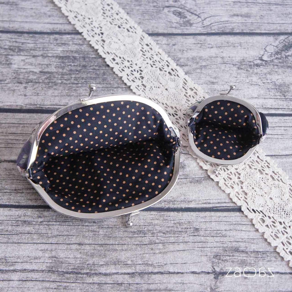 《送料無料》お得ながま口2個セット*黒猫と花畑ポーチ