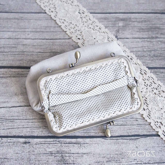 《送料無料》手提げがま口ポーチ*インド刺繍リボン*ホワイト