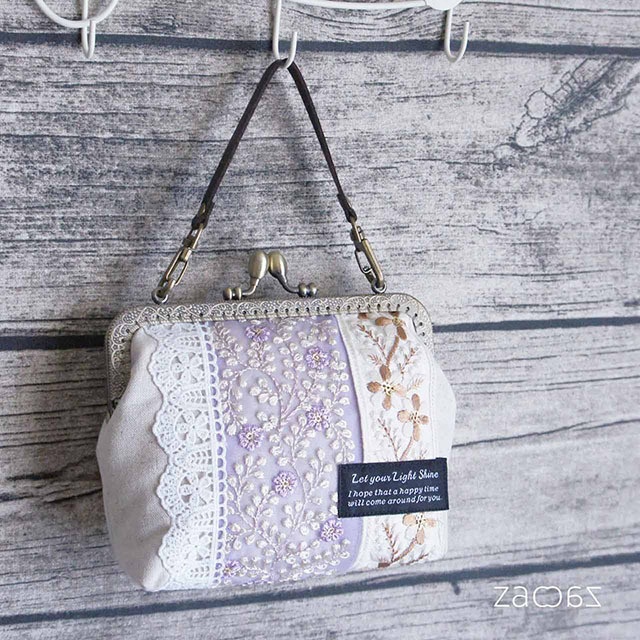 《送料無料》手提げがま口ポーチ*インド刺繍リボン*パープル