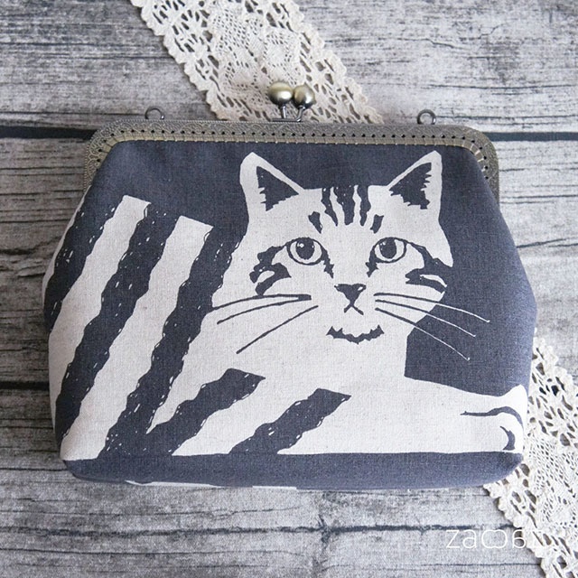 《送料無料》がま口ショルダーバッグ*CATS×チャコール