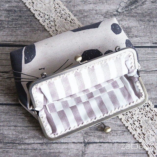 《送料無料》がま口ショルダーバッグ*CATS×チャコール