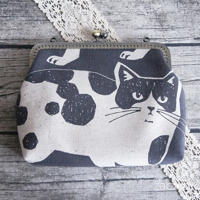 《送料無料》がま口ショルダーバッグ*CATS×チャコール