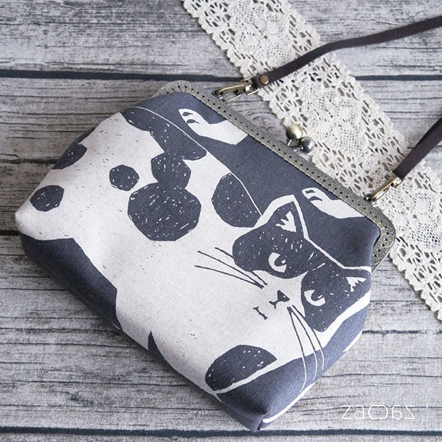 《送料無料》がま口ショルダーバッグ*CATS×チャコール