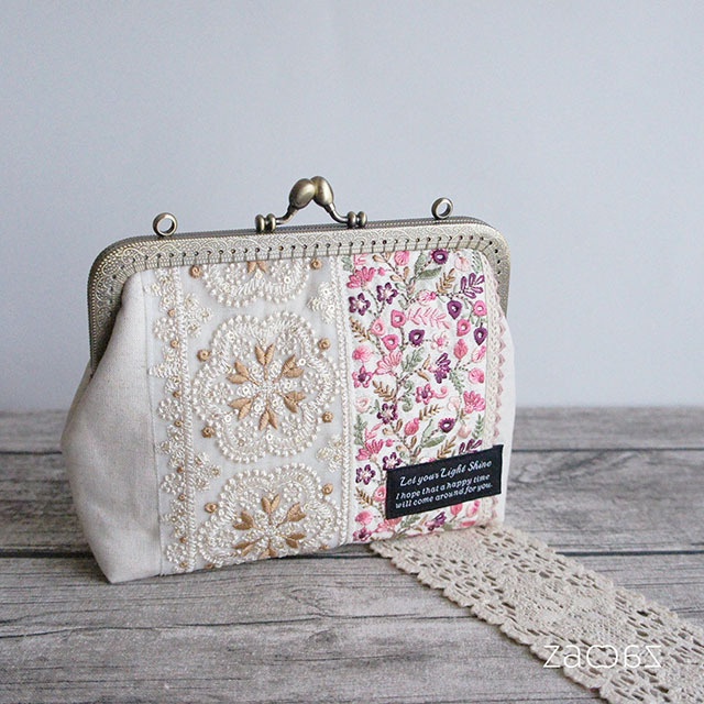 がま口マルチポーチ*インド刺繡リボン*アイボリー