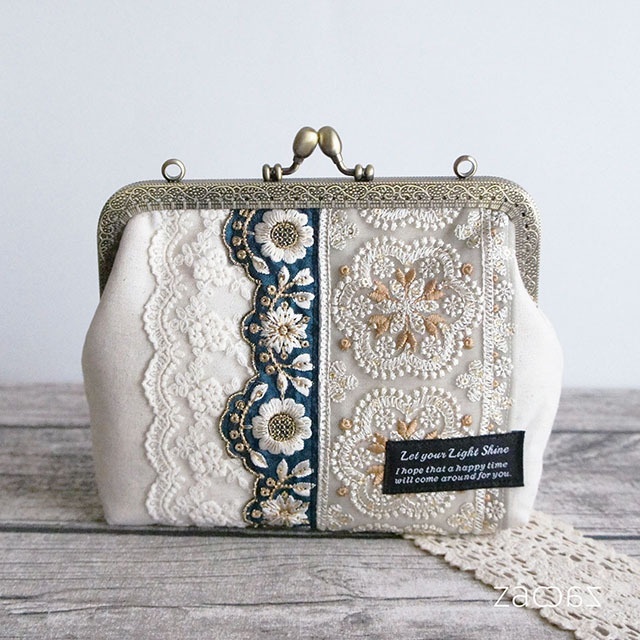 がま口マルチポーチ*インド刺繡リボン*グレージュ