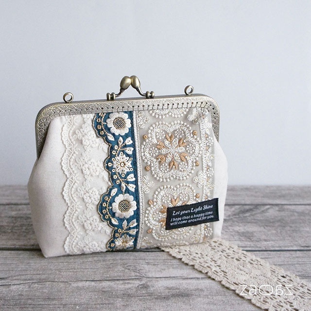 がま口マルチポーチ*インド刺繡リボン*グレージュ