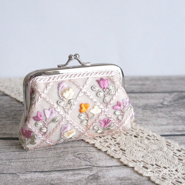 ミニがま口ポーチ*インド刺繡リボン*ピンク