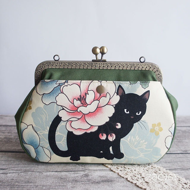 がま口ショルダーバッグ*黒猫と牡丹