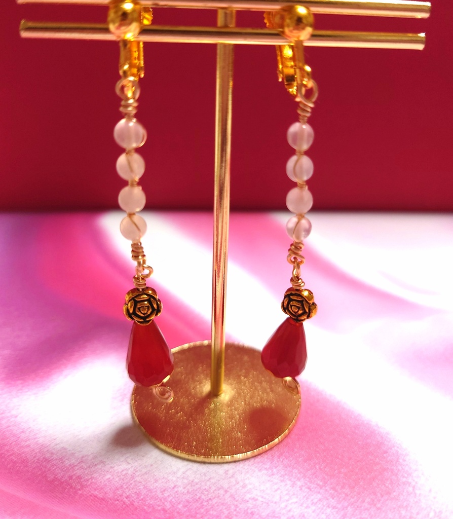 ★ツイステイメージアクセサリー　ハーツラビュル　イヤリング・ピアス