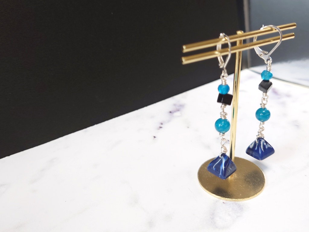 ★ツイステイメージアクセサリー イグニハイド ピアス