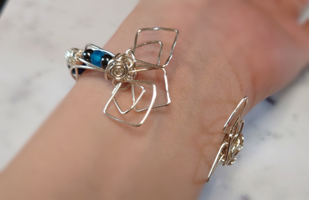 ★ツイステイメージアクセサリー イグニハイド ブレスレット