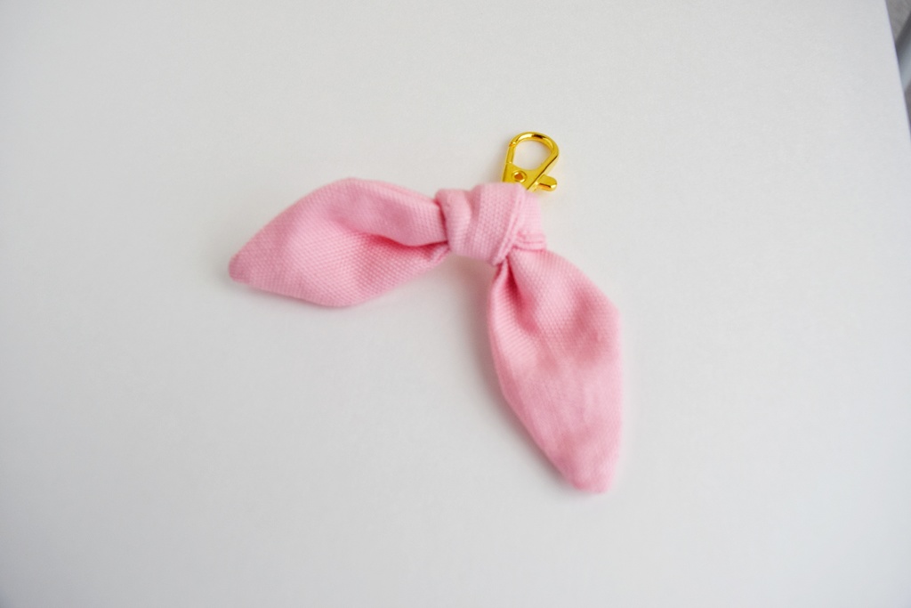 エアリス　リボンのキーホルダー【中サイズ】