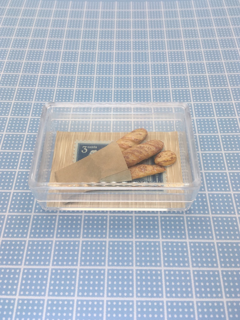 固いパン(バケット)