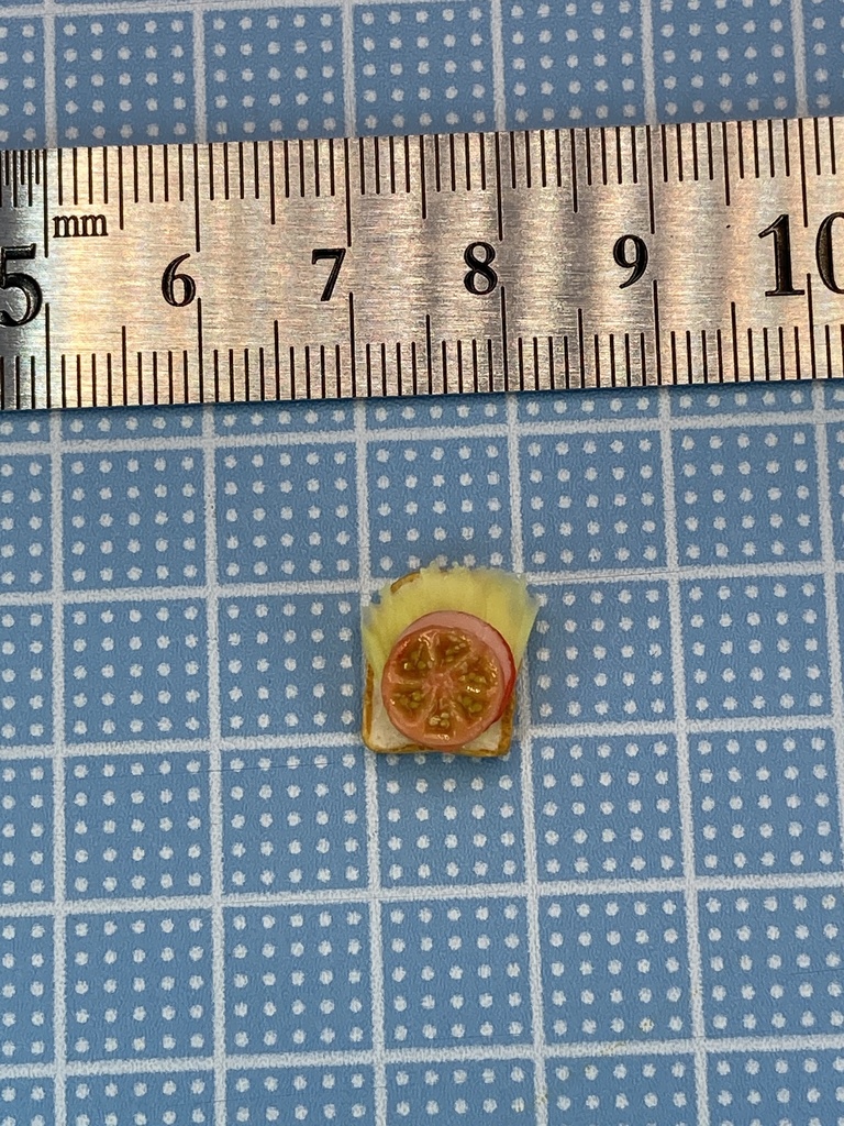 トマトとハムのオープンサンド