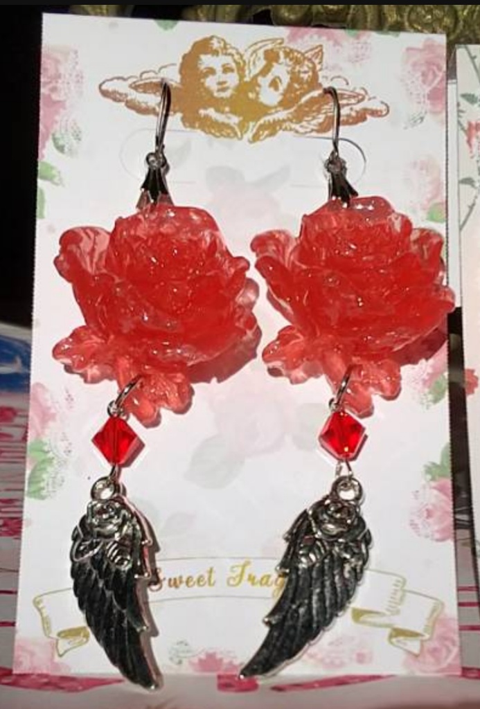 薔薇と翼のピアス　レッド