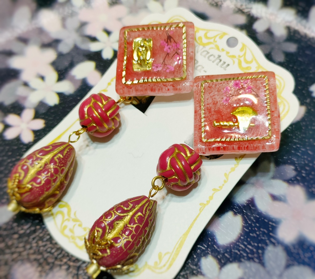 血桜と父☓水木概念ガラスタイルとドイツアクリル風ビーズピアス/イヤリング