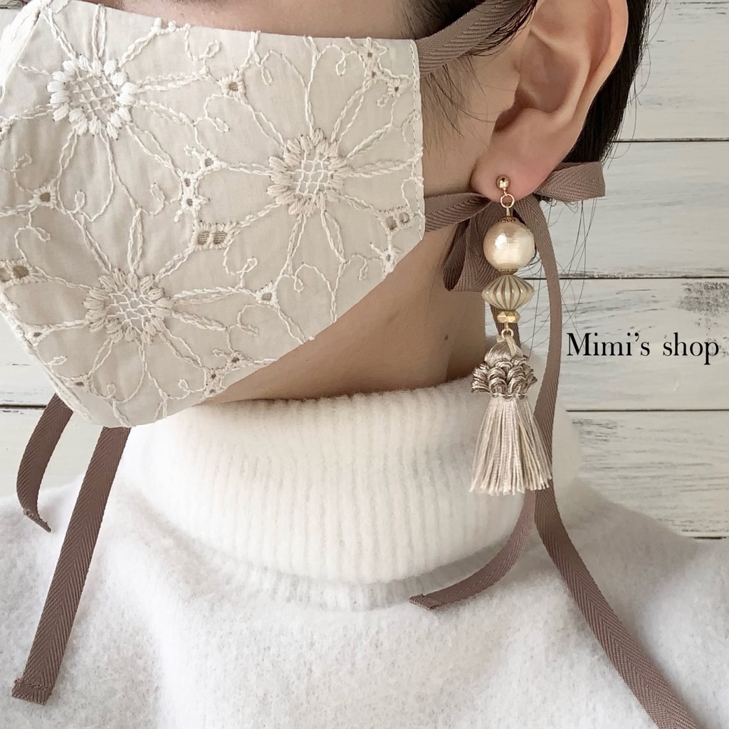 コットンレースの小顔見せリボンマスク ダブルガーゼ エクリュ グレージュ 花柄 肌荒れしない 洗える オールシーズン