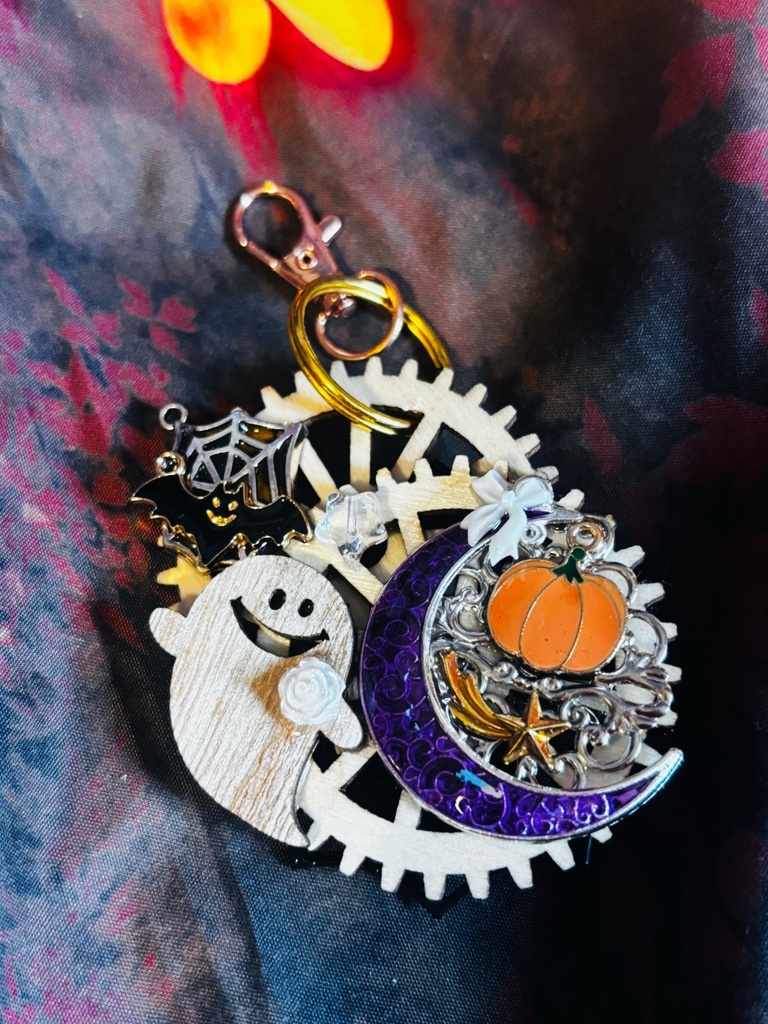 ハロウィン限定　ポケットユニバースキーホルダー