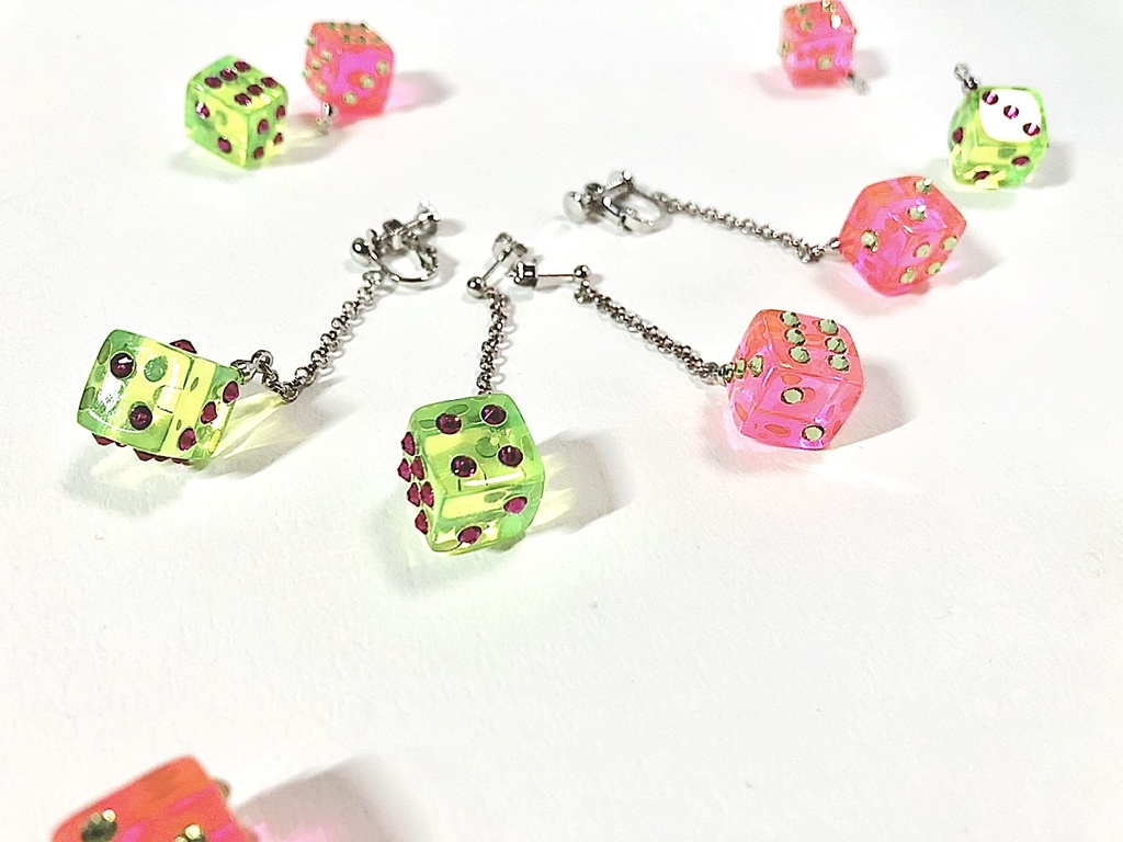 【特価】ネオンダイスピアス/イヤリング